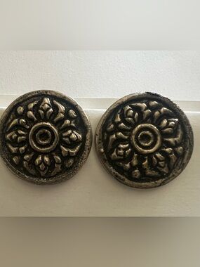 Decorative Round Floral Aged Silver Finish Clip Earrings
